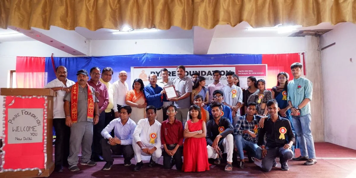 APPLAUSE TO REAL HEROES